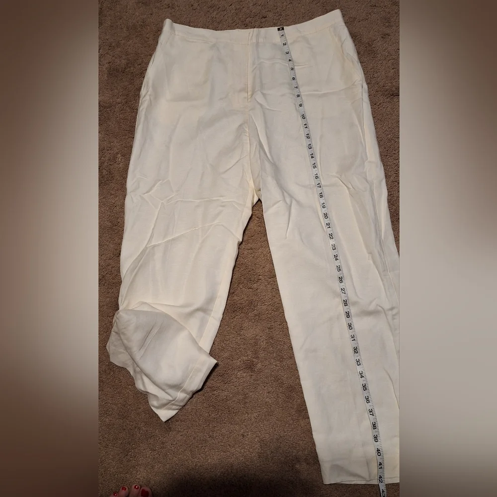 NWT/ pants/size 16/Brand: Ruby Rd/color:ant white